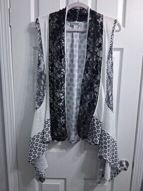 Anes A. Boho Art To Wear Vest Flowy Fairy Hem Lightweight Lace And Panels
